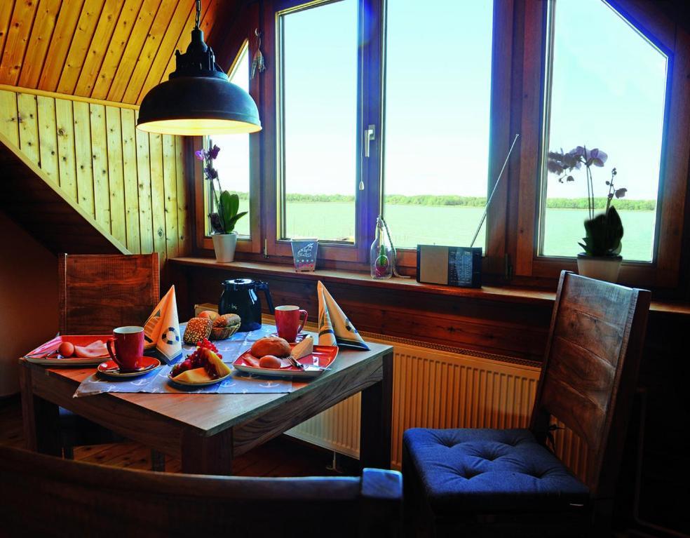 Blick Auf Den Bodden Appartement Ribnitz-Damgarten Buitenkant foto